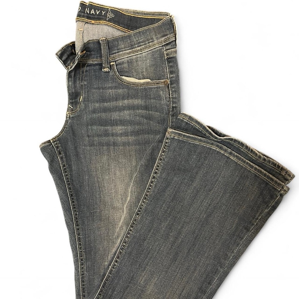 VINTAGE Old Navy Low Rise Flare Women’s Jeans in medium wash 12